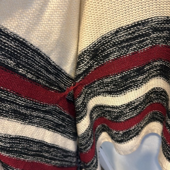 Poncho with fringe - Picture 5 of 5